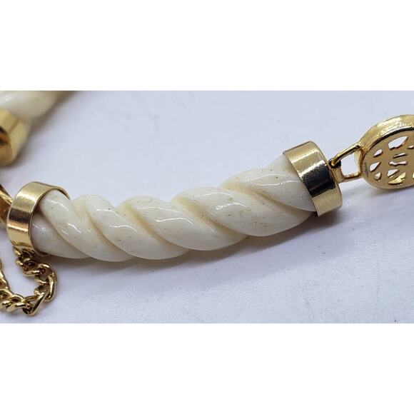 Vintage Bracelet Twisted Lucite & Gold Chinese Good Luck 12k Gold Plate - Picture 4 of 10